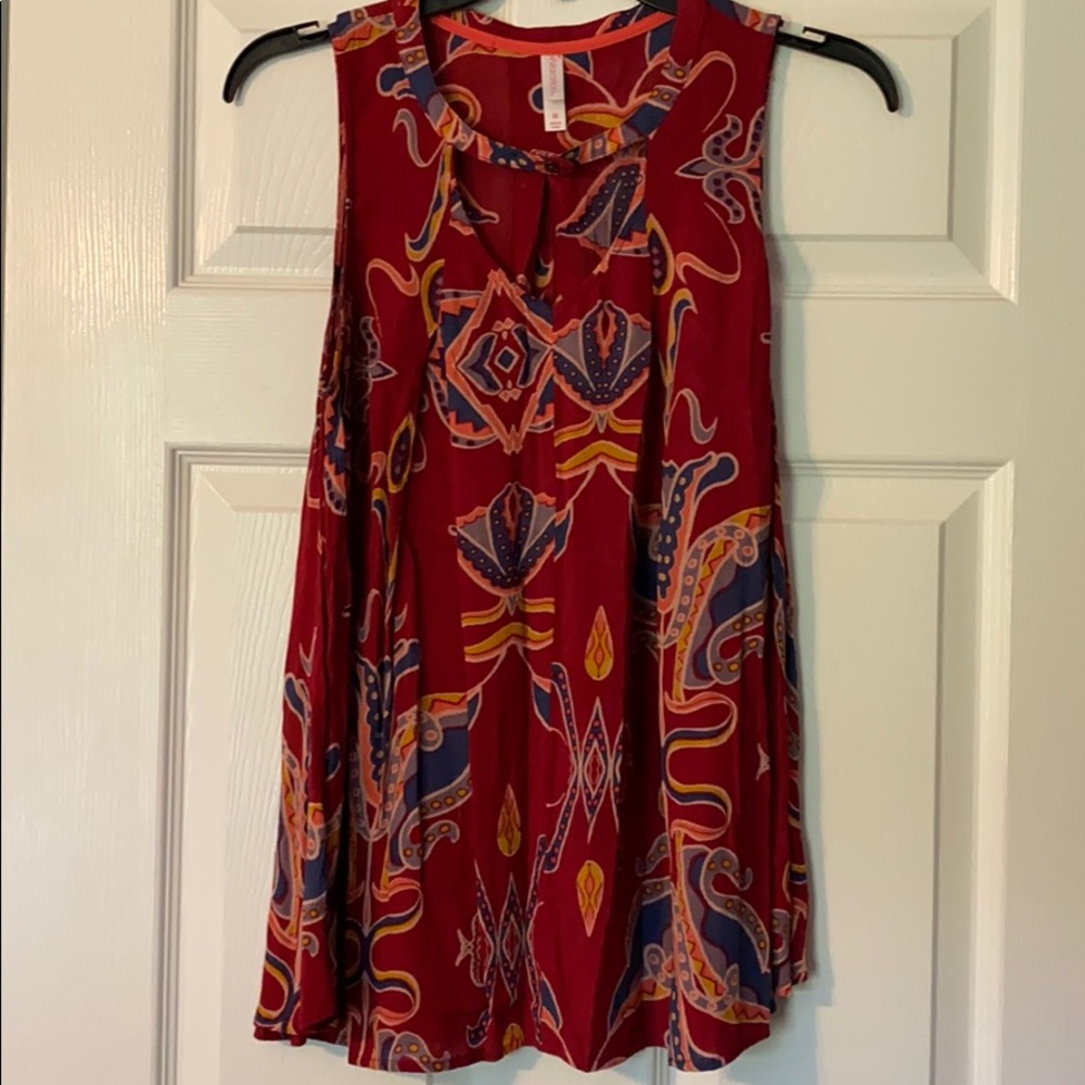 Patterned top